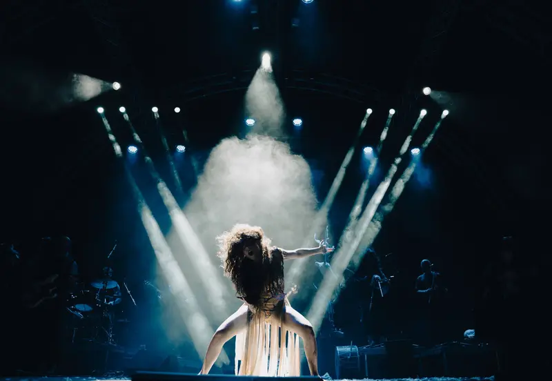 Evelyn Assouad Light Beams from Behind
